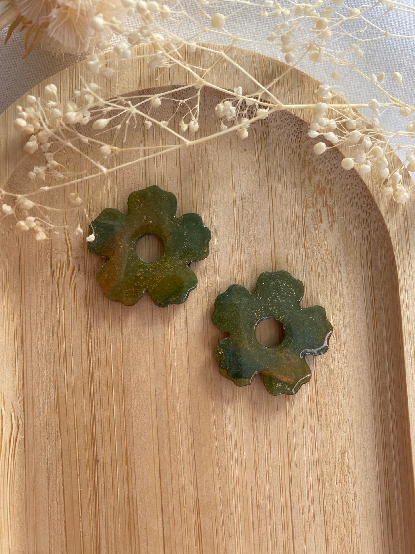 Pampilles fleurs 25mm vert or bronze