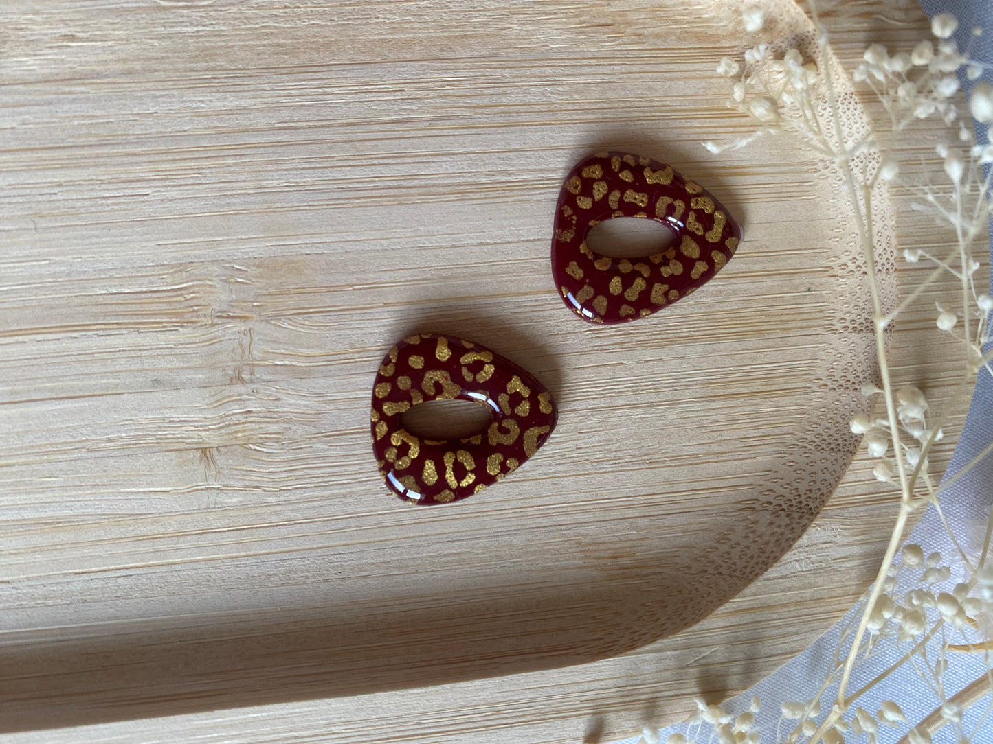 Pampilles triangle 20mm bordeaux léopard doré