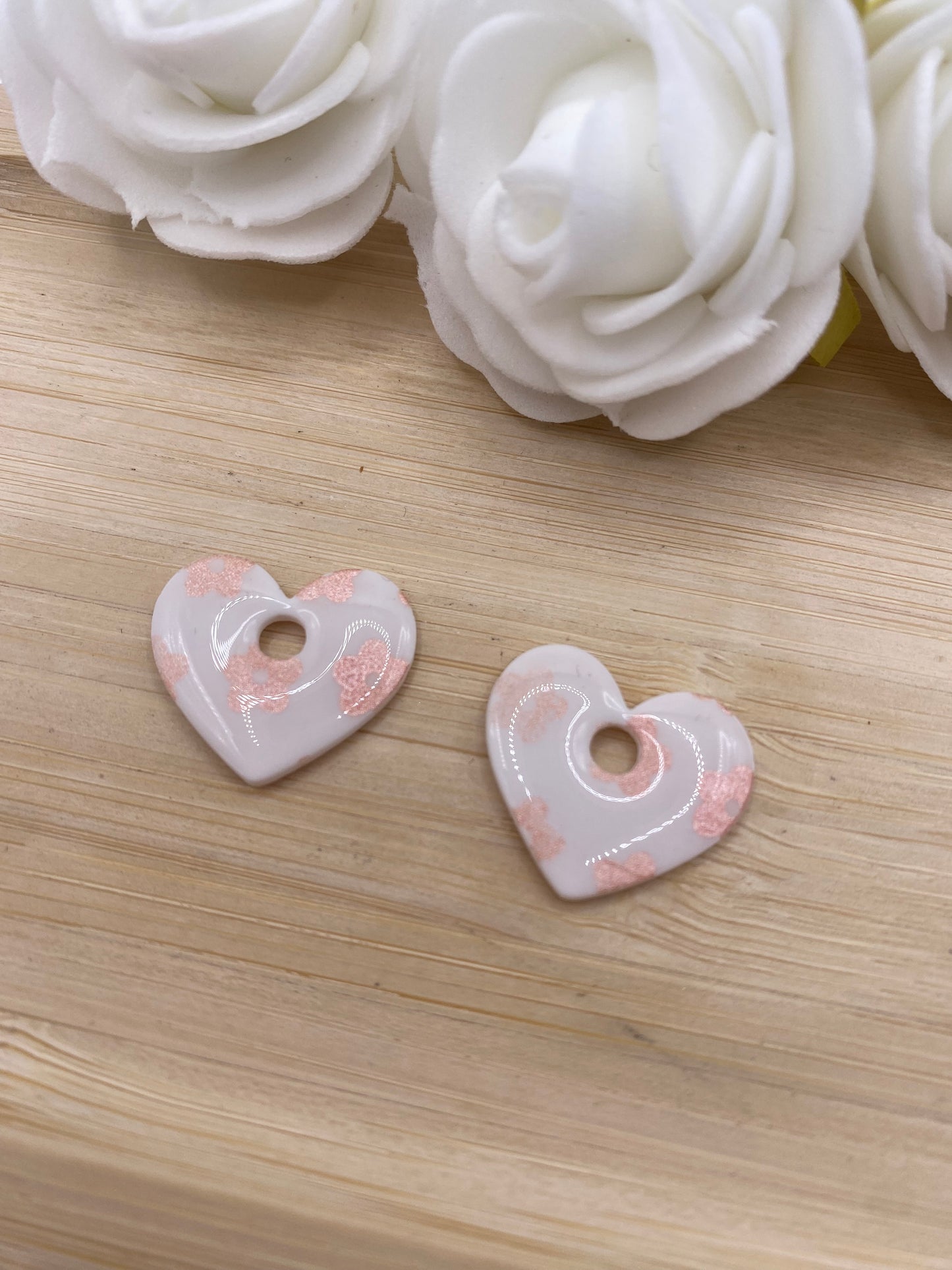 Pampilles coeur blanc motif fleurs rose gold