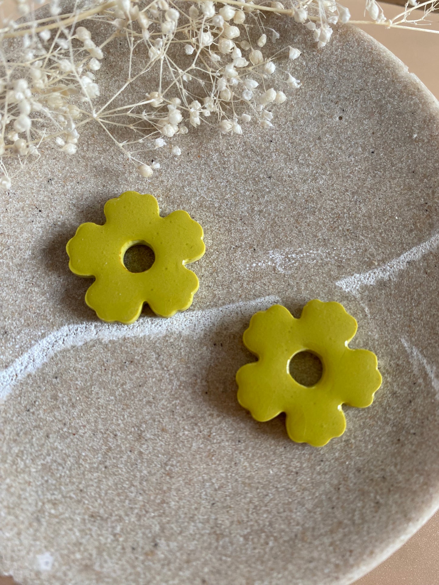 Pampilles fleurs 25mm vert anis