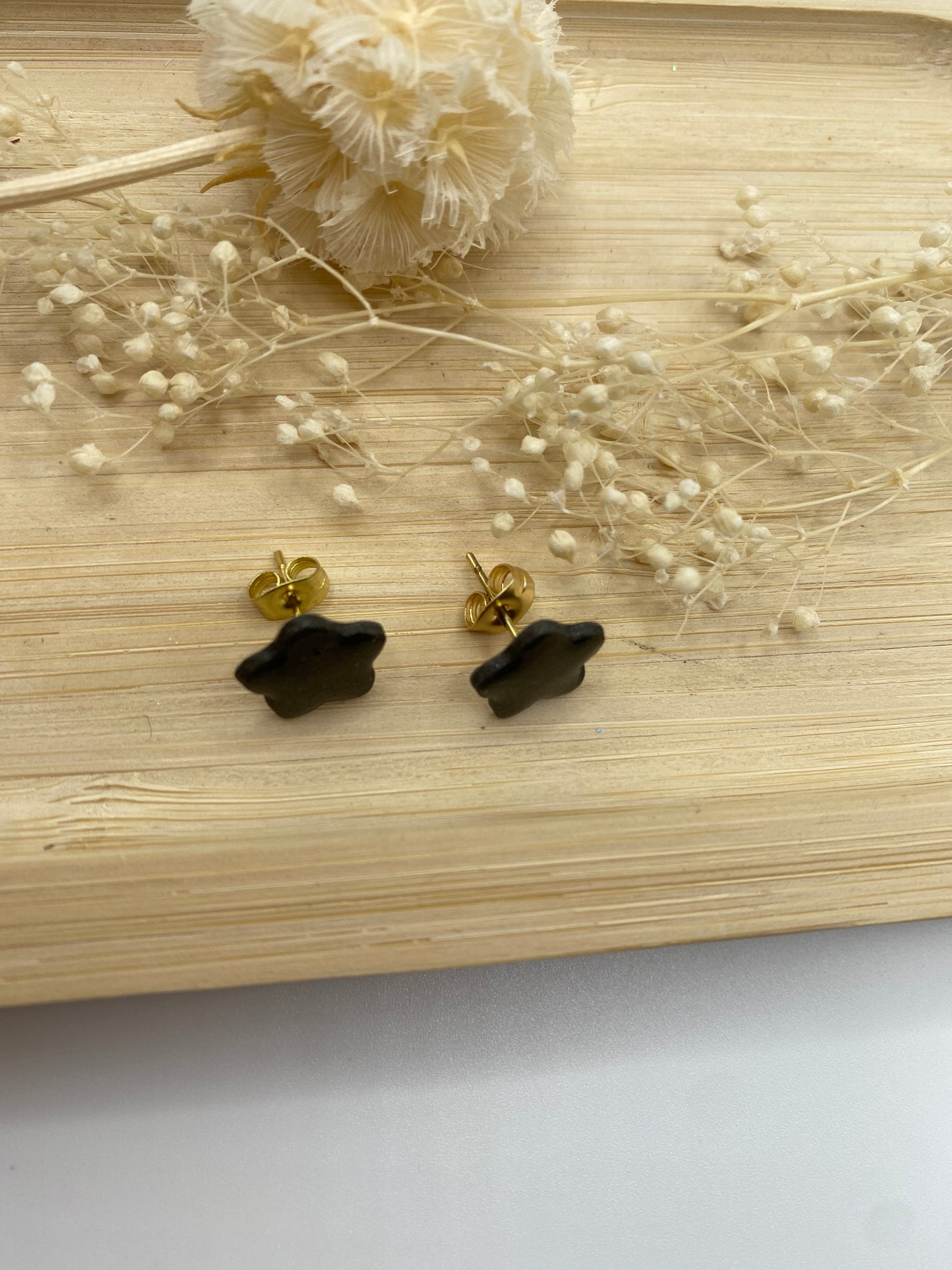 Puces d'oreilles étoiles noir nacré
