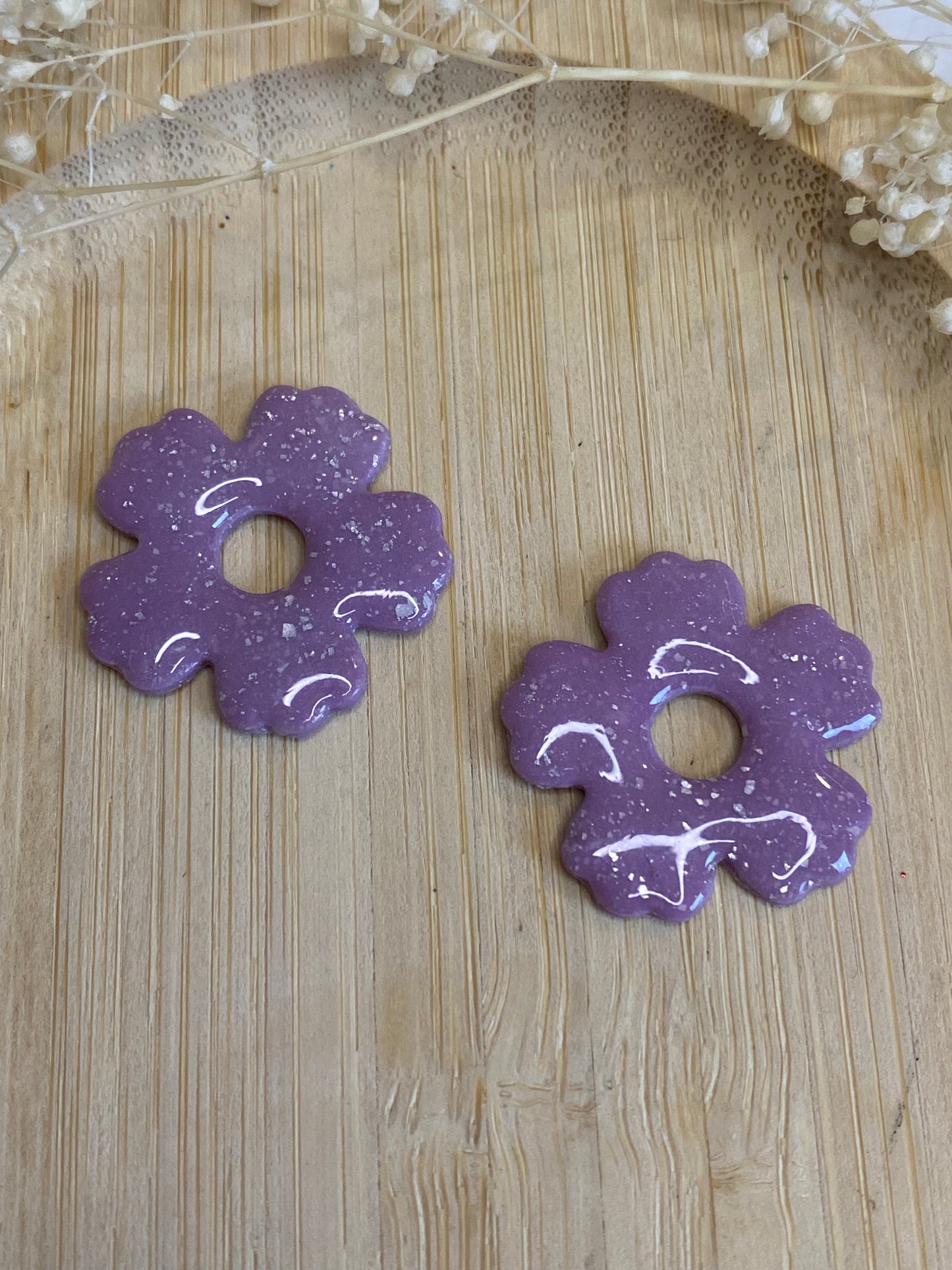 Pampilles fleurs 25mm mauve argent