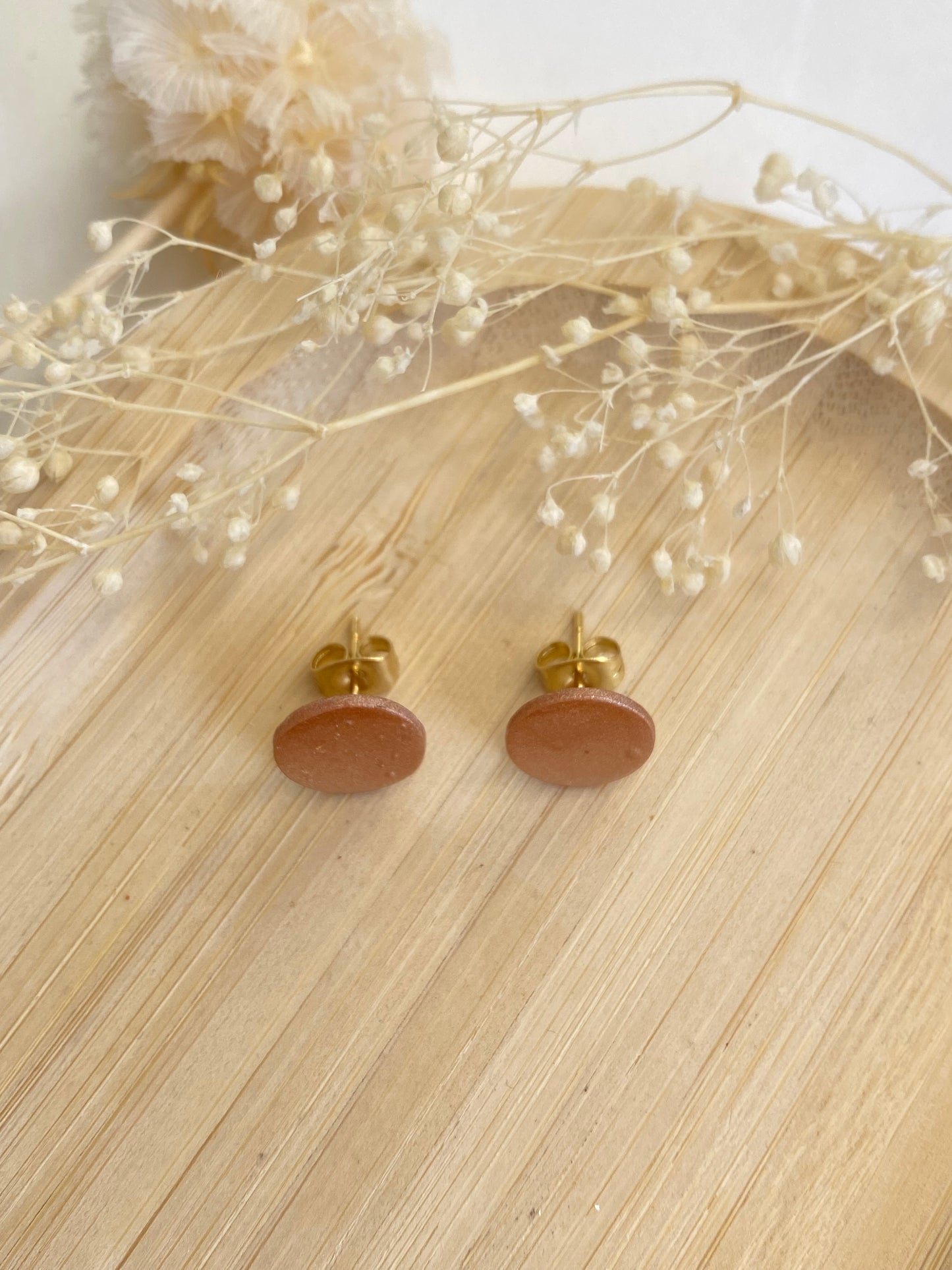 Puces d'oreilles rondes bronze nacré