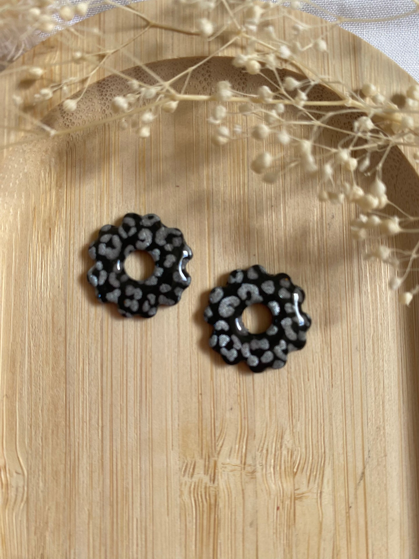 Pampilles mini fleurs 17mm noir leopard argent