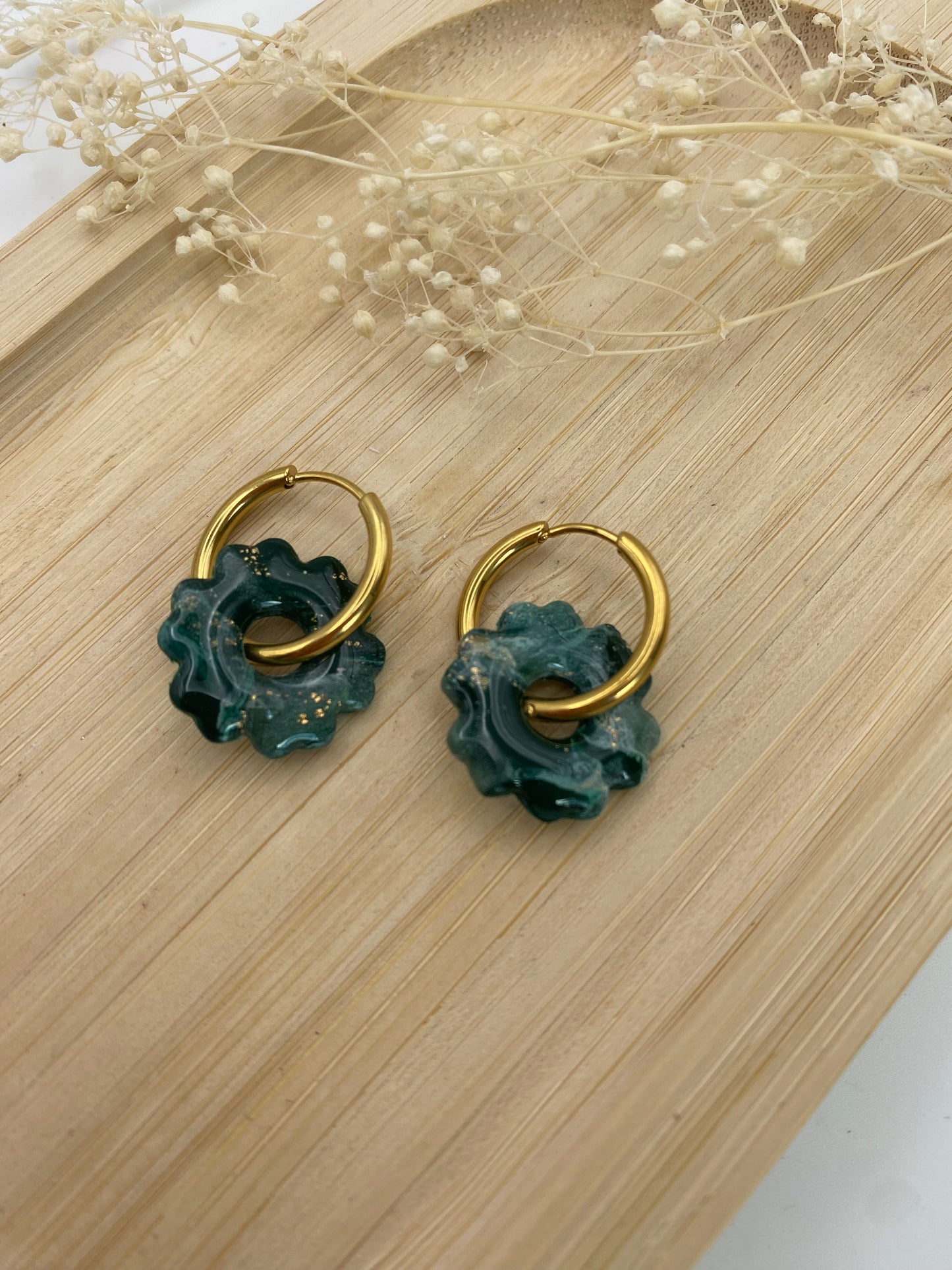 Pampilles mini fleurs 17mm marbré vert et or