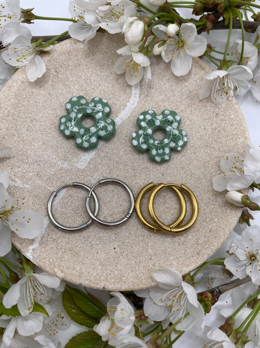 Pampilles fleurs 25mm vert pois blanc