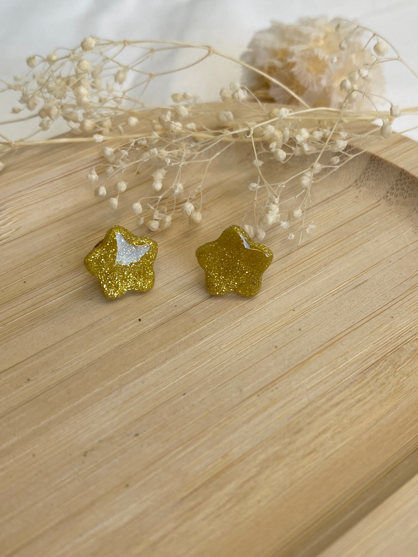 Puces d'oreilles étoiles or paillettes