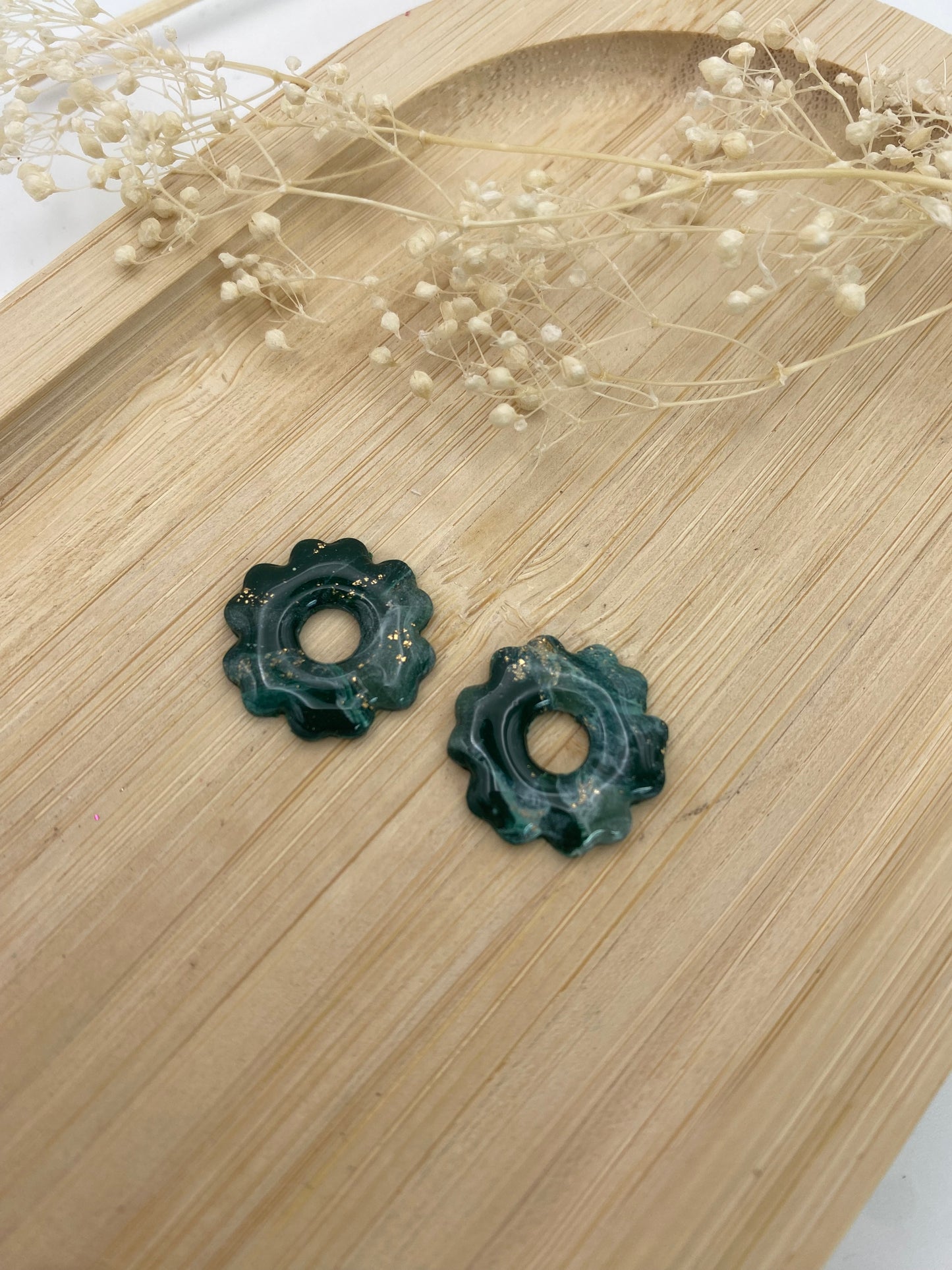 Pampilles mini fleurs 17mm marbré vert et or