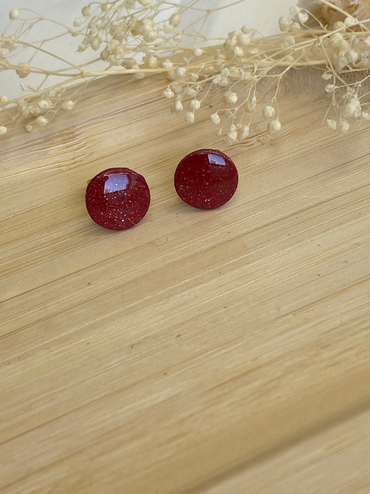 Puces d'oreilles rondes bordeaux paillettes