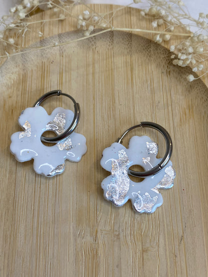 Pampilles fleurs 25mm blanc argent