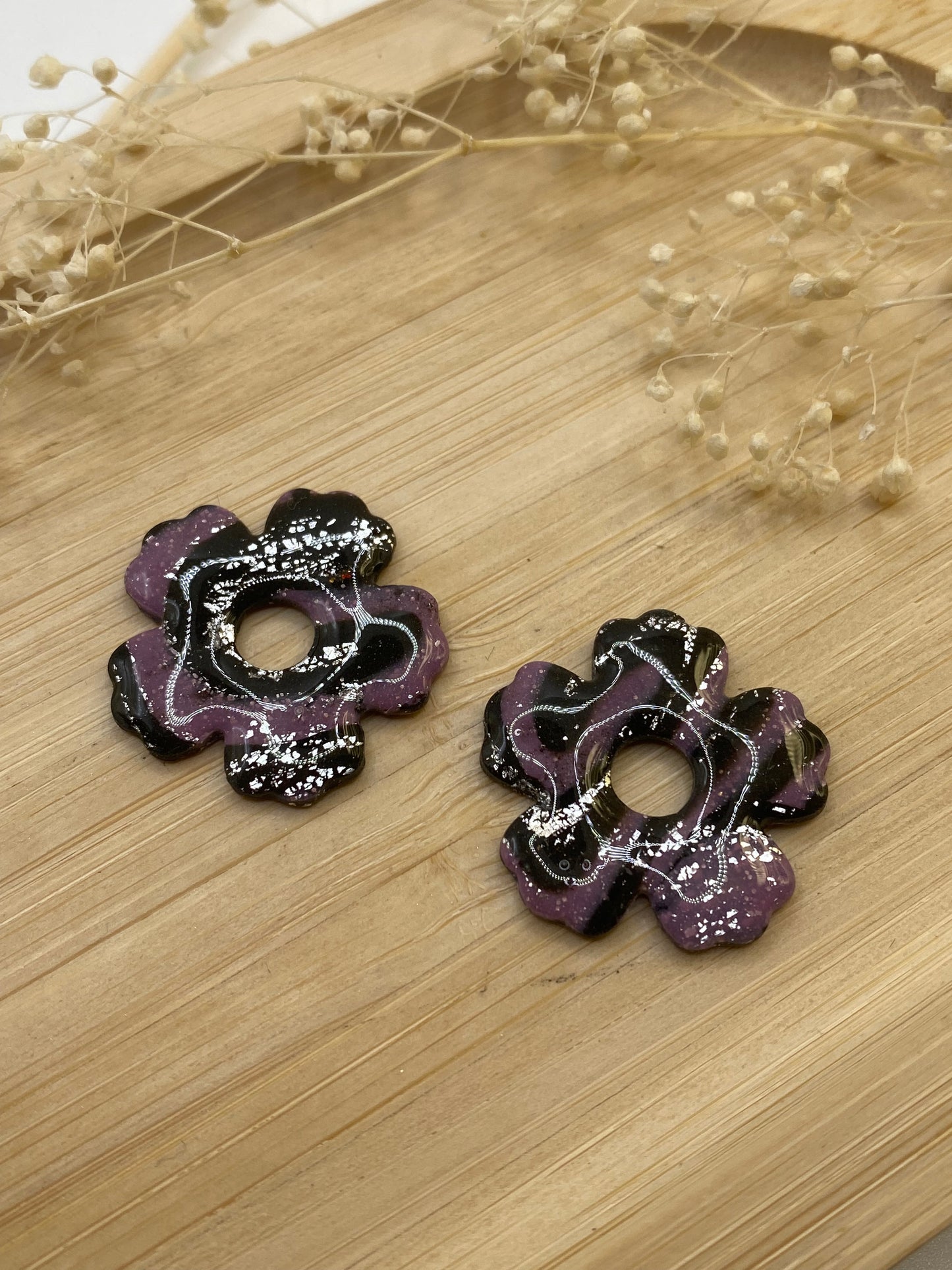 Pampilles fleurs 25mm rayé noir violet argent