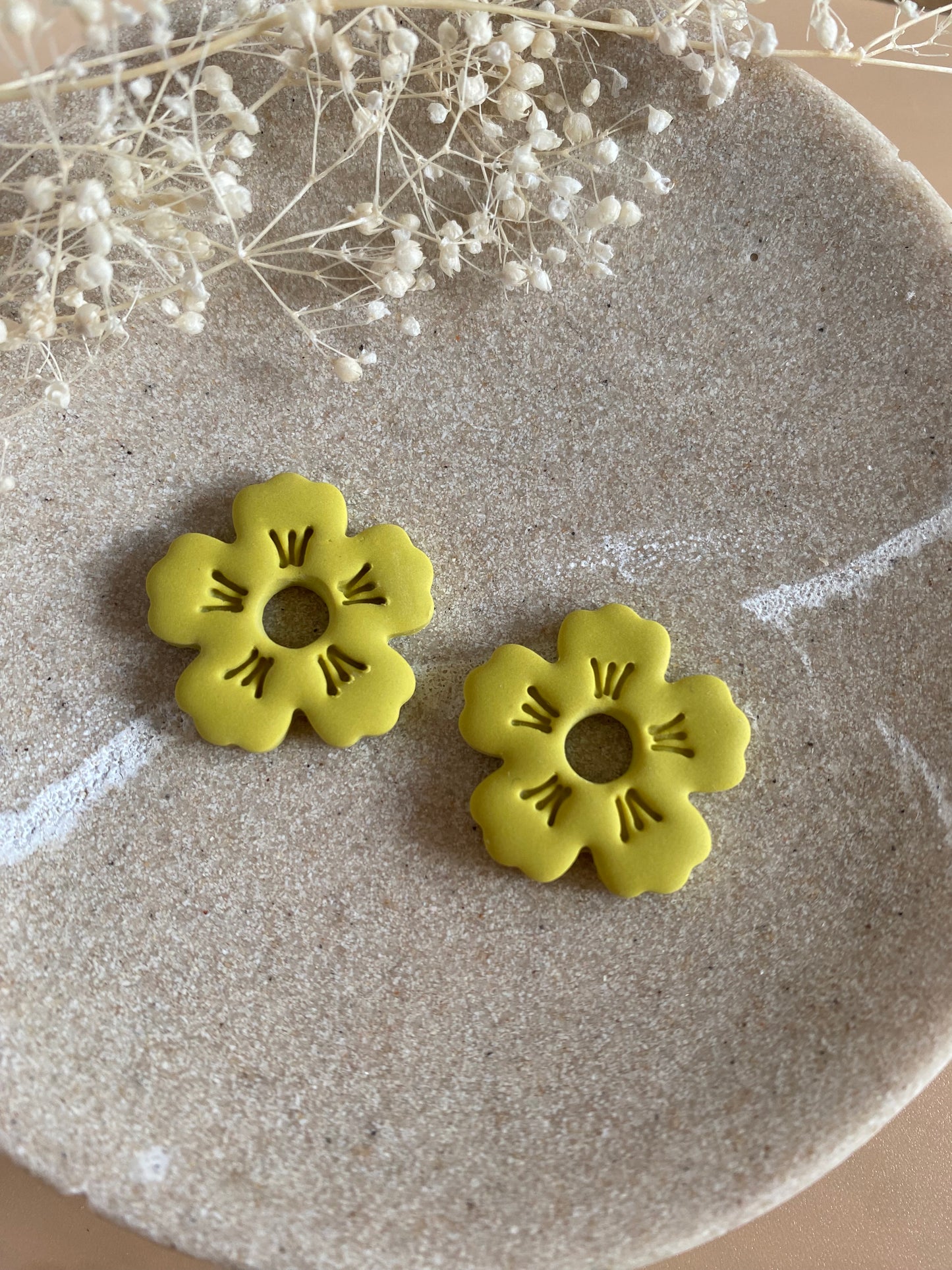Pampilles fleurs 25mm vert anis