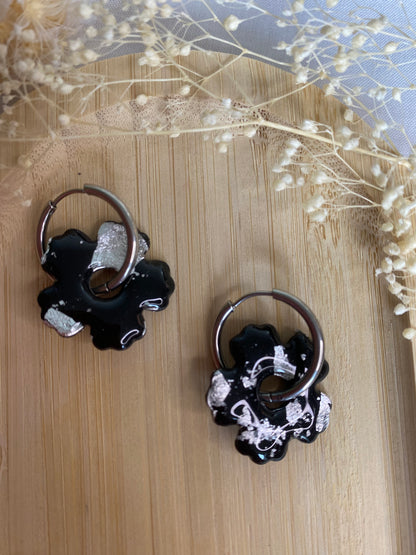 Pampilles fleurs 25mm Noir/argent